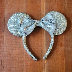 Silver Sequin Minney Ears
